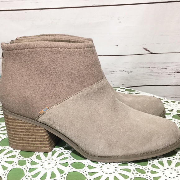 NWOB TOMS “Lacy” Tan Suede/Wool Ankle Boots - Picture 1 of 7